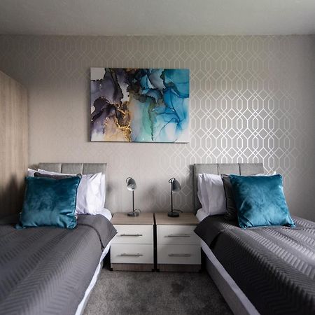 3 Bed Apartment - Perfect For Contractors Near Liverpool Airport Hale  Bagian luar foto