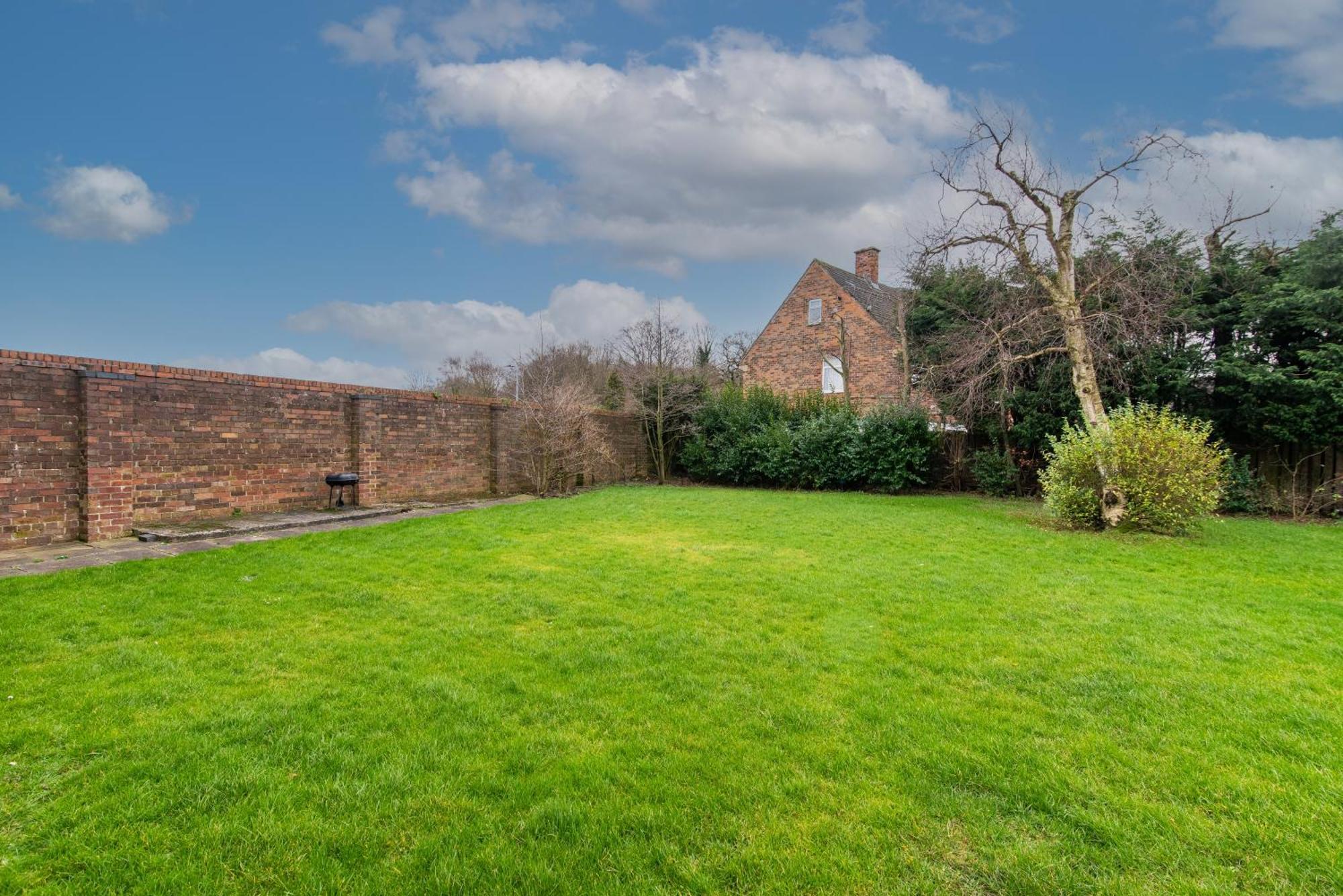 3 Bed Apartment - Perfect For Contractors Near Liverpool Airport Hale  Bagian luar foto