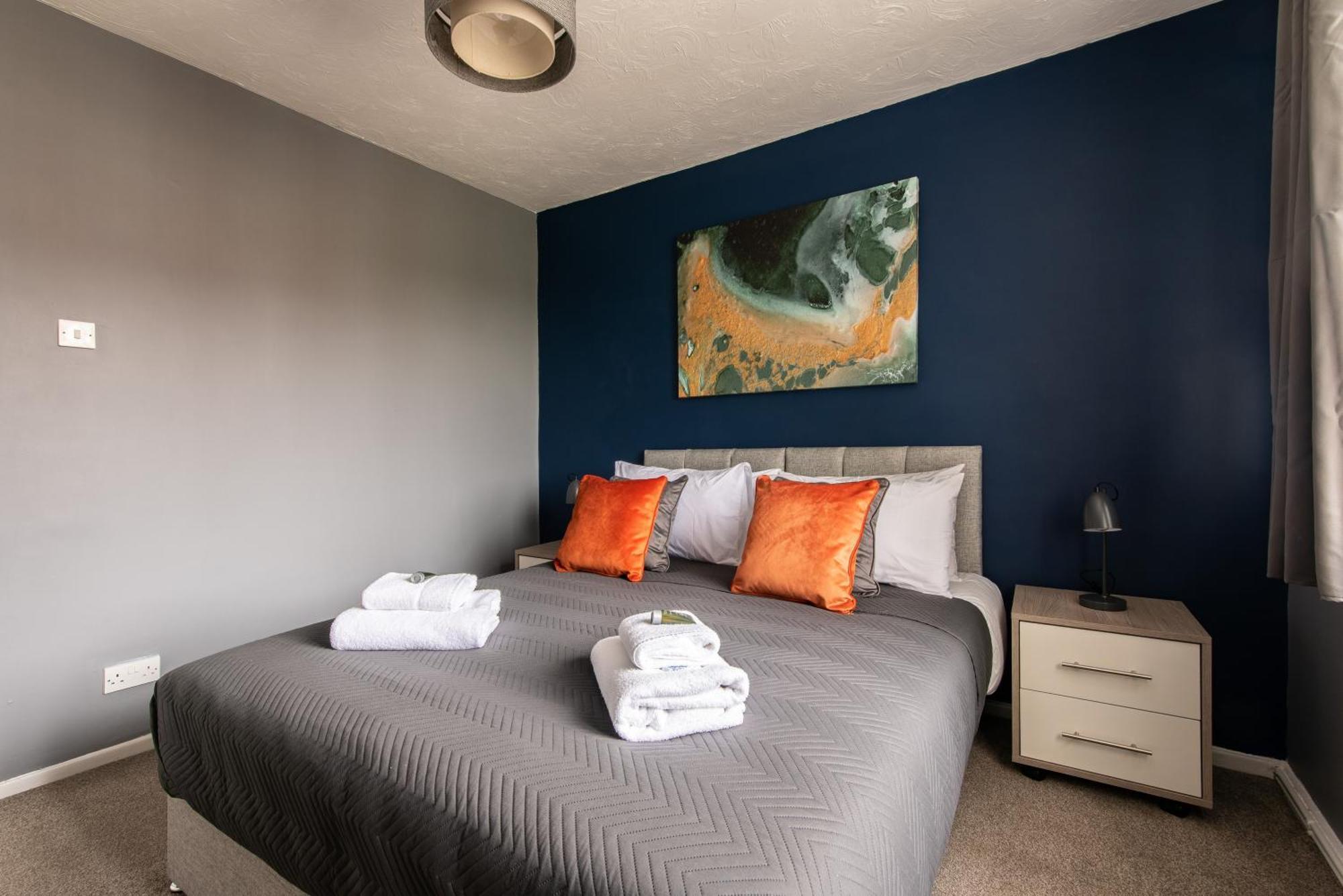 3 Bed Apartment - Perfect For Contractors Near Liverpool Airport Hale  Bagian luar foto