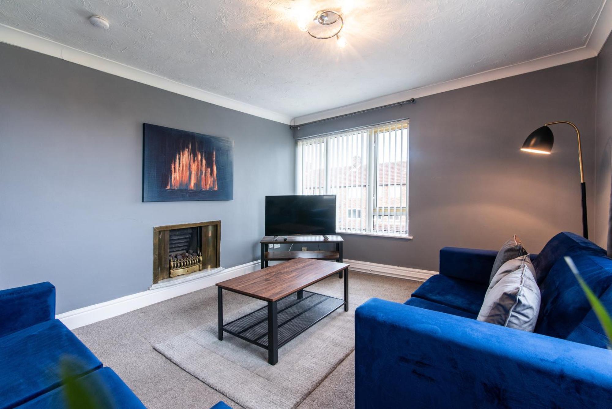 3 Bed Apartment - Perfect For Contractors Near Liverpool Airport Hale  Bagian luar foto